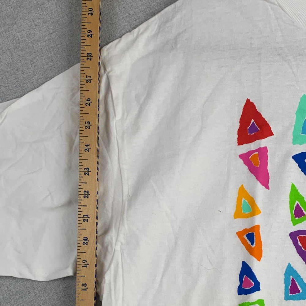 Vibrant Graphic Tee with San Francisco Design - Picture 8 of 17